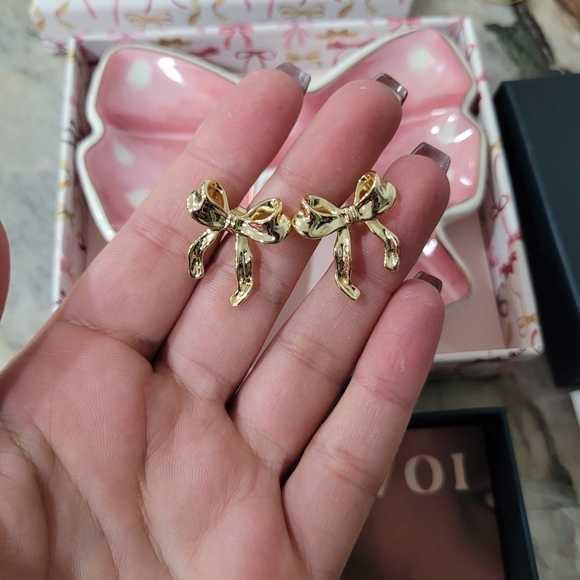 Pink Bow Tray and Gold Bow Earrings - Picture 2 of 5